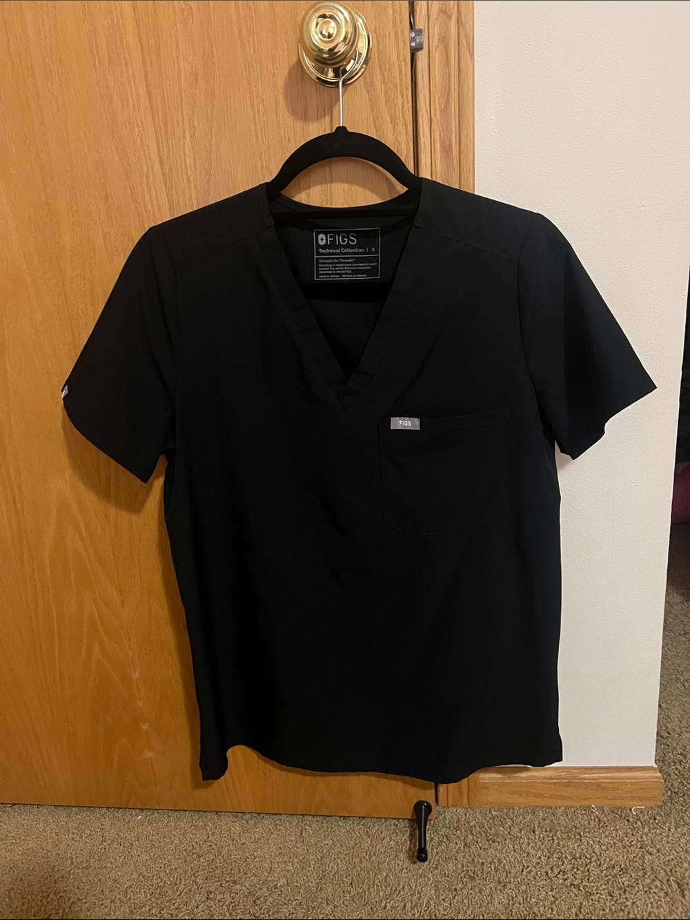 Figs FreeX Black Scrub Top